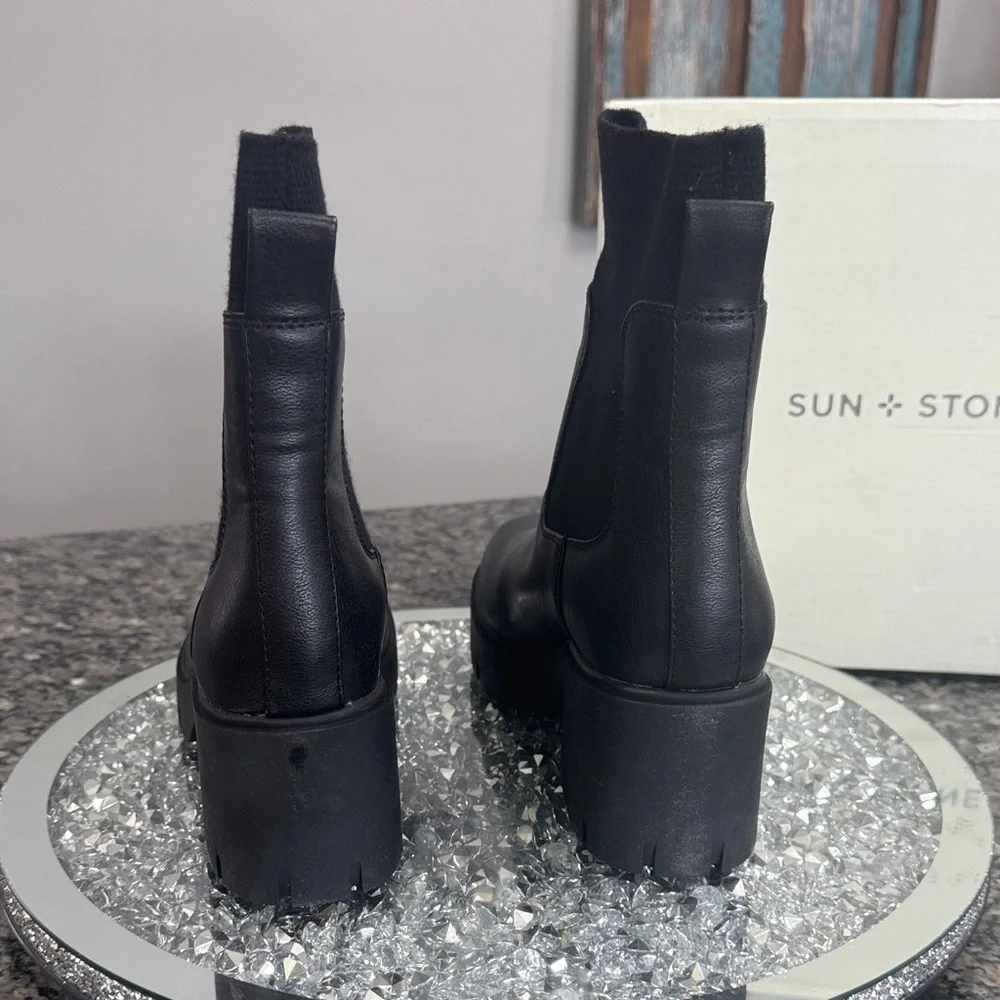 Sun + Stone Verityy Black lug sole Ankle Boots NEW 9